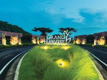 Di Sewakan Rumah di perumahan GRAND HARVEST - Wiyung (Semi Furnish)