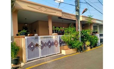 dijual Rumah bagus 2 lantai siap huni, lokasi tdk banjir, di pesona anggrek  dekat Summarecon Kota Bekasi