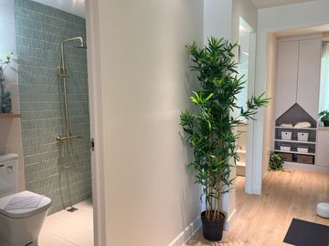 Neuville Townhomes-Astrid Regular