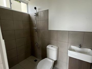 Neuville Townhomes-Astrid Regular