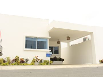 Casa de venta en Urbanización Punta Carnero Sector San Raymundo. Km 4-1/2 via a Punta Carnero antes de llegar a Puerto Aguaje.