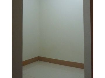 CONDO NEAR MOA AND AIRPORT 5% SPOT DP TO MOVE IN