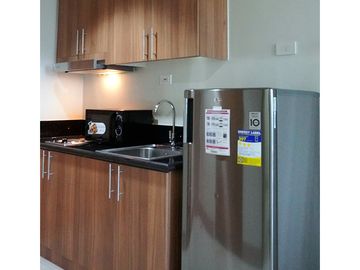 CONDO NEAR MOA AND AIRPORT 5% SPOT DP TO MOVE IN