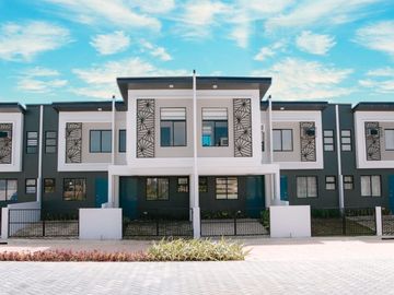 townhouse near Metro Manila