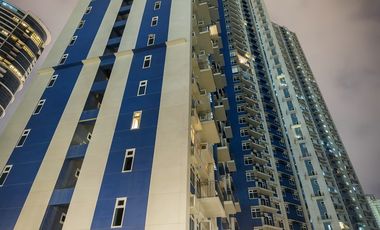 Condo For Sale in BGC near High Street Net One St Lukes