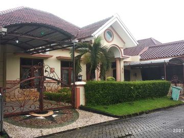 sewa rumah interior nyaman