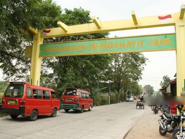 Jual Rumah 3 lantai Siap Huni Di  Bekasi Timur