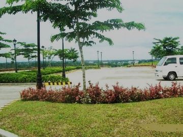 Single Attached Residential House for Sale in Colinas Verdes near SM Tungko and MRT Station