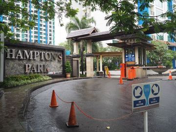 spesialis apartement hamptons park 4 bedroom