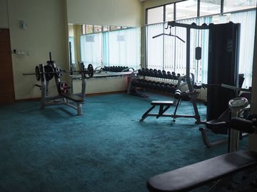 spesialis apartement hamptons park 4 bedroom