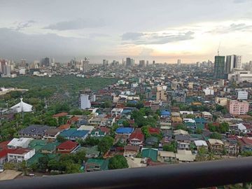 Move-In Ready Studio with Balcony & Parking in Makati CBD