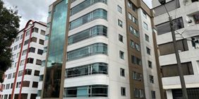 Edificio Sabadell, departamentos en sector Quito Tenis