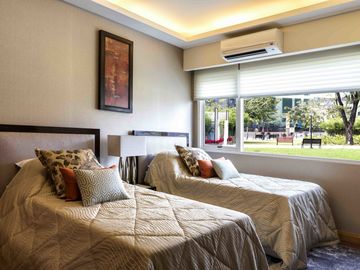 108 sqm - 2 bedrooms Royalton Capitol Commons