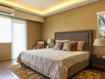 108 sqm - 2 bedrooms Royalton Capitol Commons